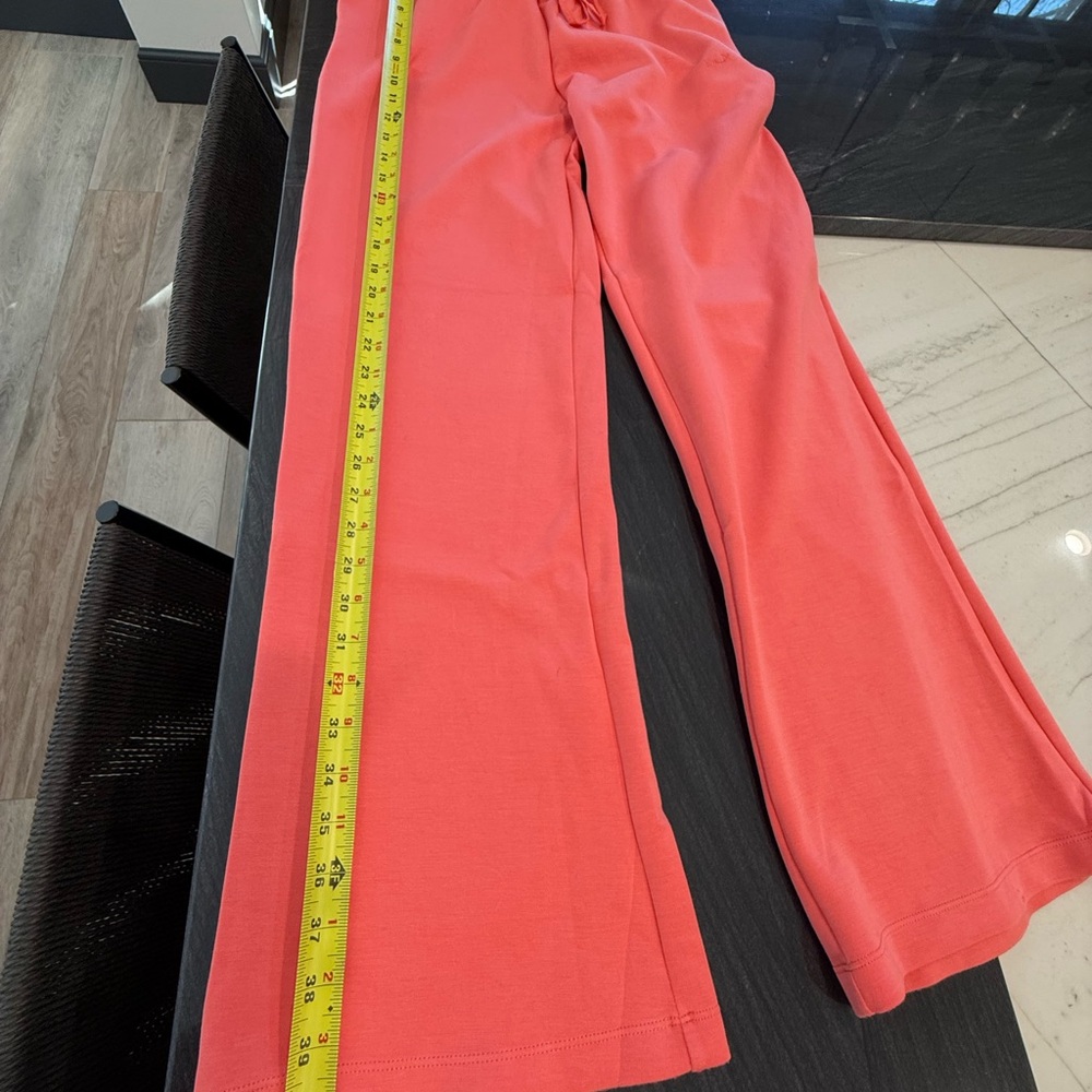 NUX Coral Hooded Crop Top & Drawstring Track Pants Set - Picture 14 of 16